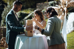 Vanessa et Vincent pour le vin scellé